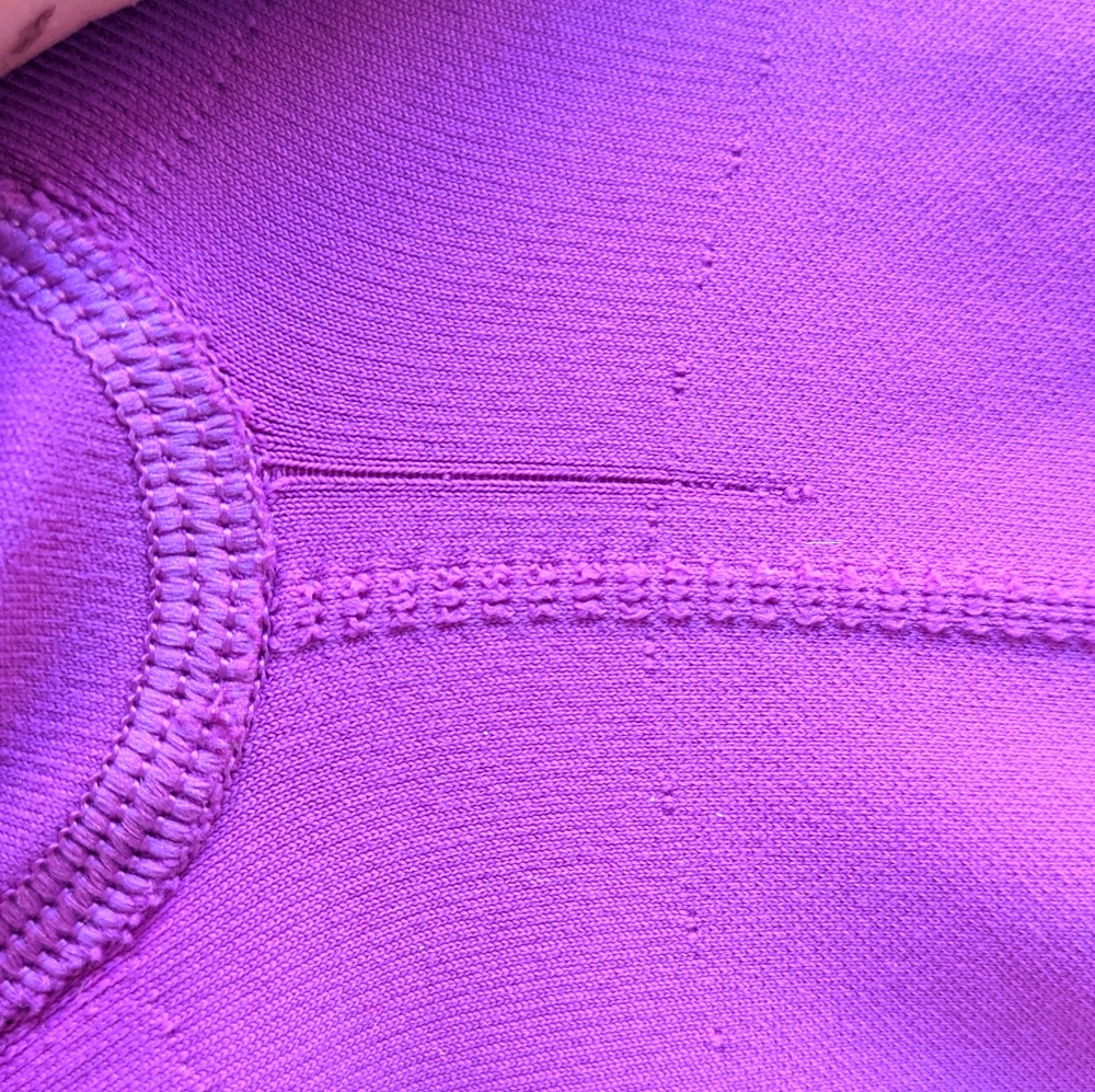 Lululemon Zone In Crop- Size 4 or 6 - *flaws* - Picture 12 of 16